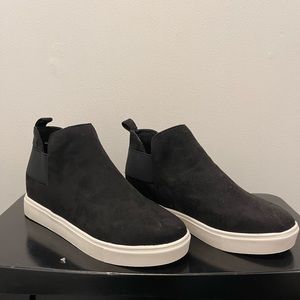 Soda Topshoe Diana - High Top Sneaker with Hidden Wedge and Elastic Gore Insets